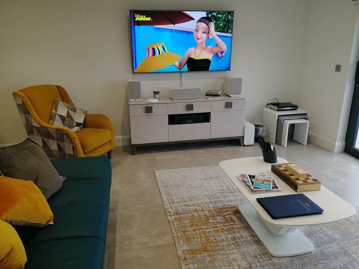 Portrush Luxury Apartment, Currangate ภายนอก รูปภาพ
