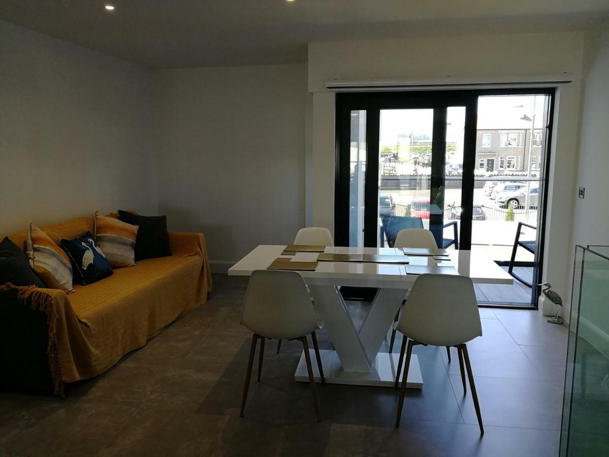 Portrush Luxury Apartment, Currangate ภายนอก รูปภาพ