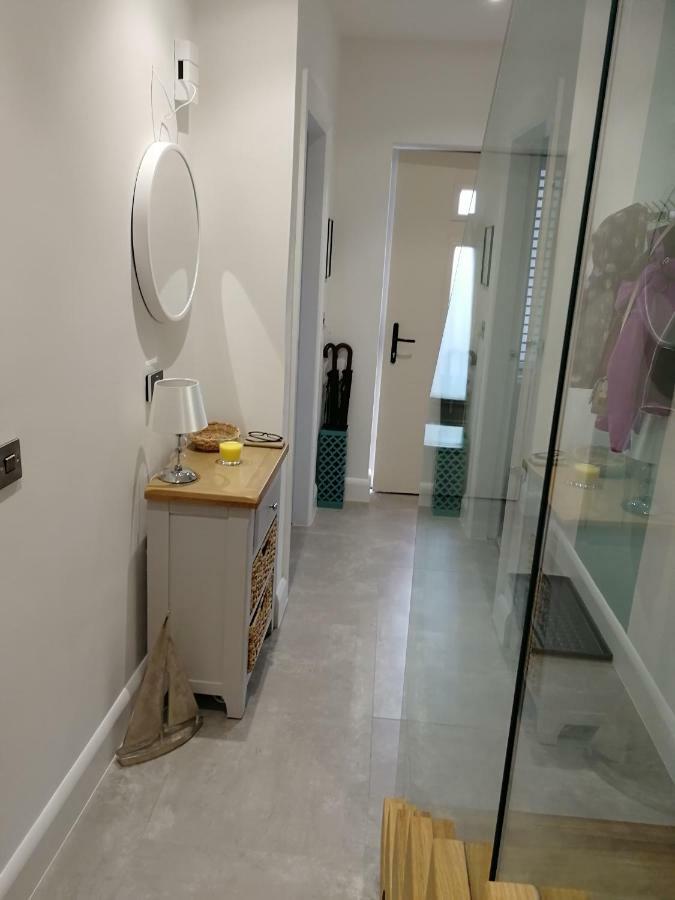 Portrush Luxury Apartment, Currangate ภายนอก รูปภาพ